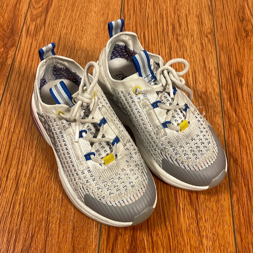 Zara sneakers (3 for $25 🎁)